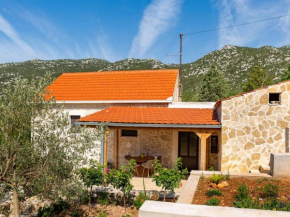 Holiday Home Mare by Interhome